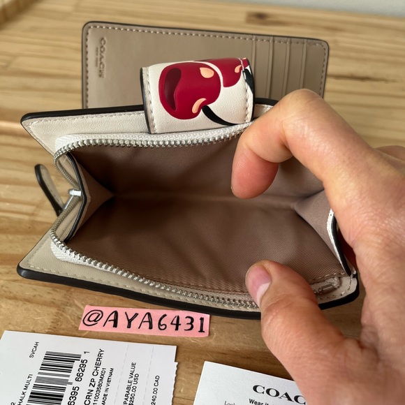 Coach Medium Corner Zip With Cherry Print🎈🎈 - Picture 7 of 11